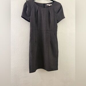 Naivee short sleeve pleated neck front pockets grey dress size 38/6
